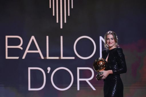 Ea este c&acirc;știgătoare Balonului de Aur &icirc;n competiția feminină! E deja la al doilea trofeu individual &icirc;n acest sezon
