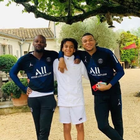 A mai apărut unul! Fratele superstarului de la PSG a fost convocat în premieră la echipa națională_5