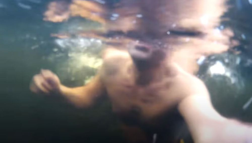 Și-a filmat sfârșitul tragic! Un cunoscut youtuber a murit după ce a căzut într-un lac înghețat _5