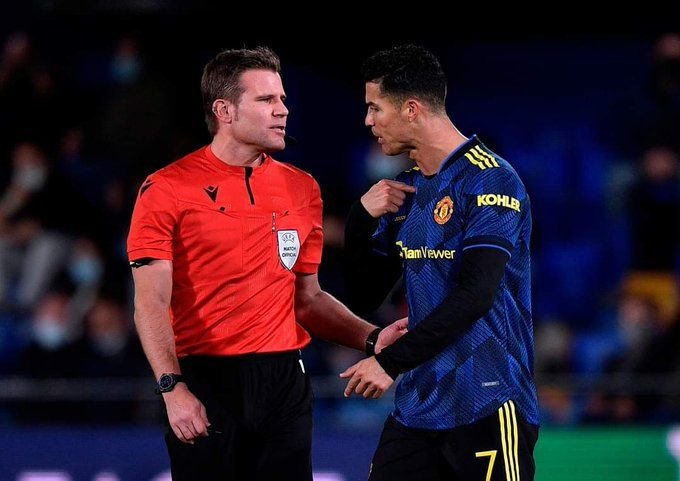 Momentul care l-a scos din sărite pe Ronaldo! A fost prezentat în chiloți la gala Balonului de Aur. Reacția lui Messi_5