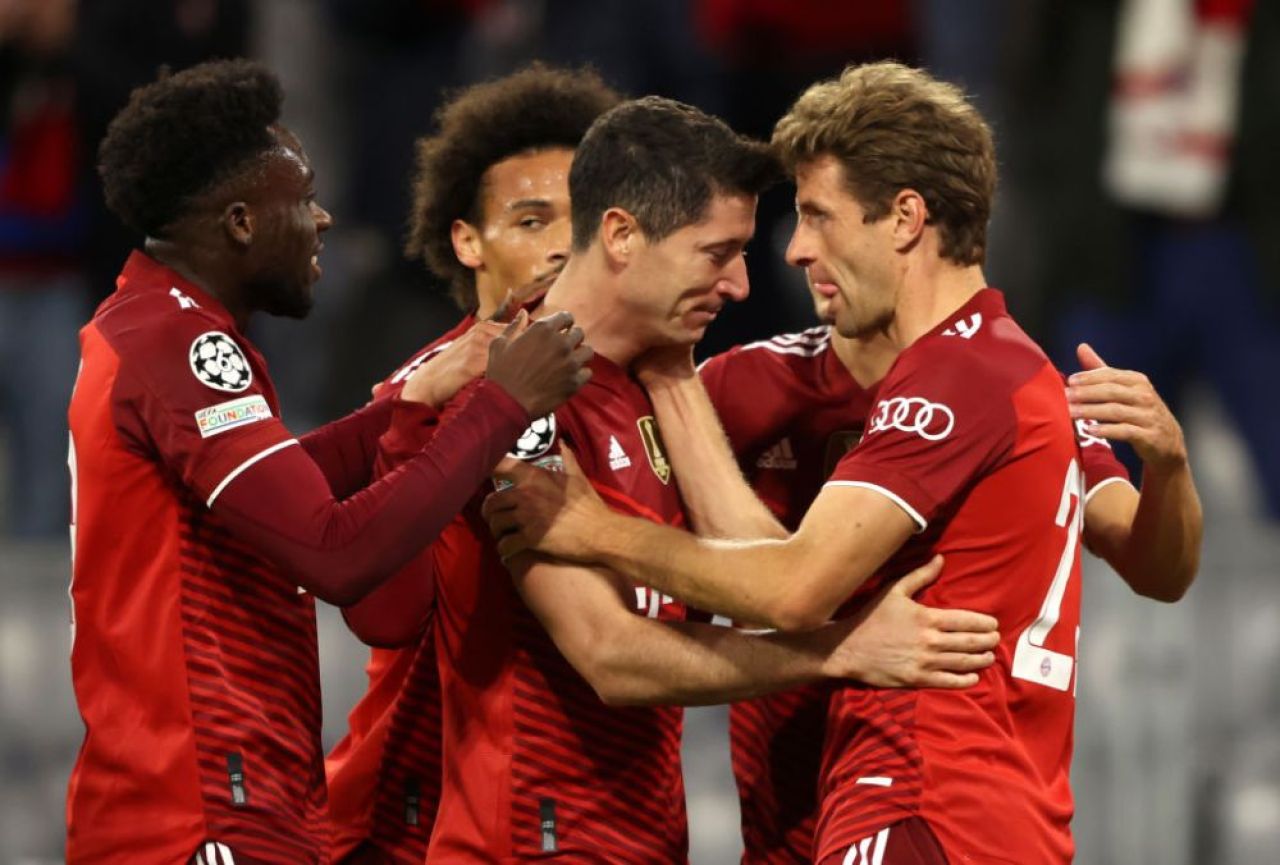 Muller a trecut la 'amenințări' după ce Lewandowski a ieșit pe locul 2 la Balonul de Aur: „Le vom arăta tuturor ce putem, chiar în meciul cu Barcelona!”_1