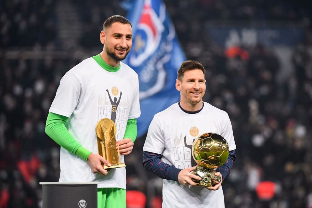 Messi și Donnarumma, în centrul atenției pe Parc des Princes! Argentinianul și-a prezentat Balonul de Aur _4