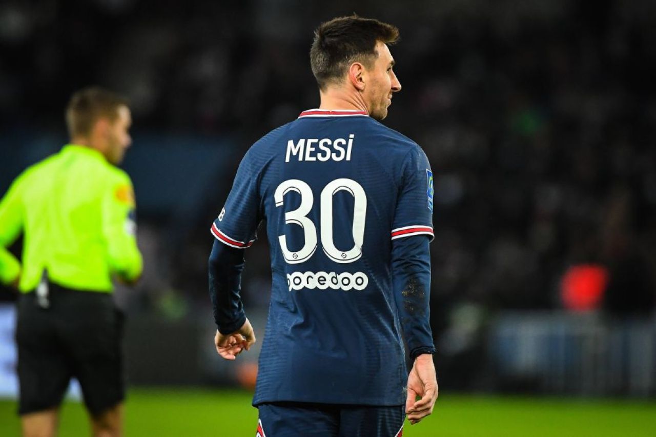 Messi și Donnarumma, în centrul atenției pe Parc des Princes! Argentinianul și-a prezentat Balonul de Aur _5