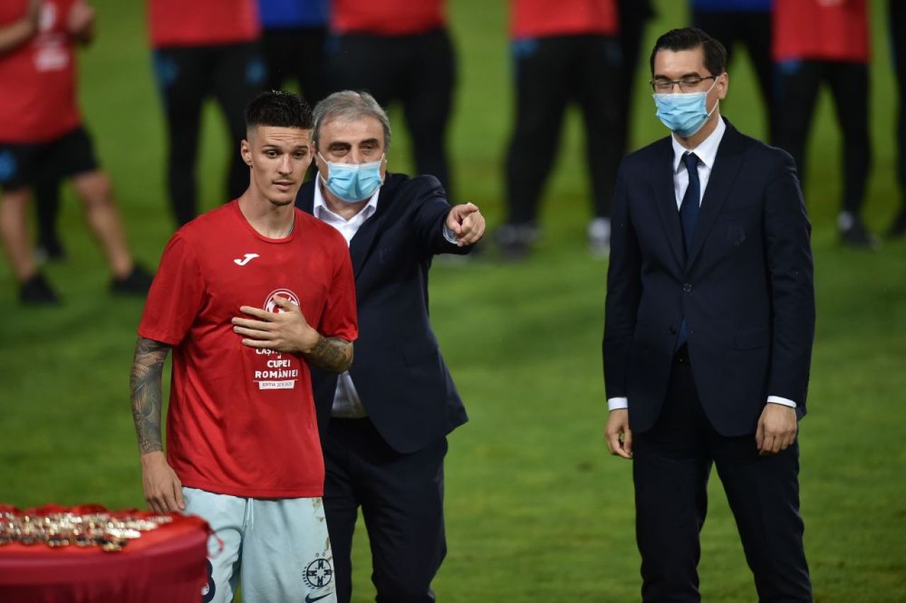 Burleanu i-a găsit înlocuitor lui Rădoi! Oficialiii FRF au mers să negocieze cu el_6