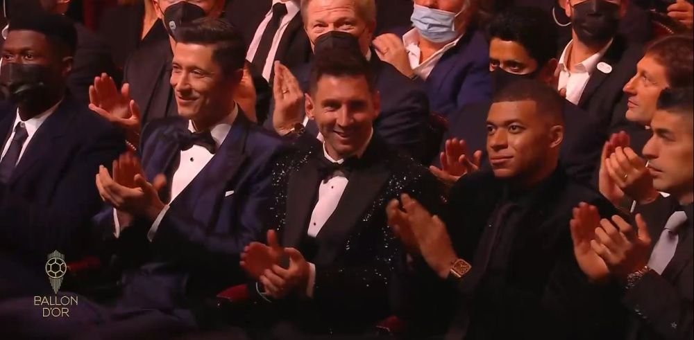 Messi, contestat dur de francezi după primul meci de la câștigarea Balonului de Aur_6