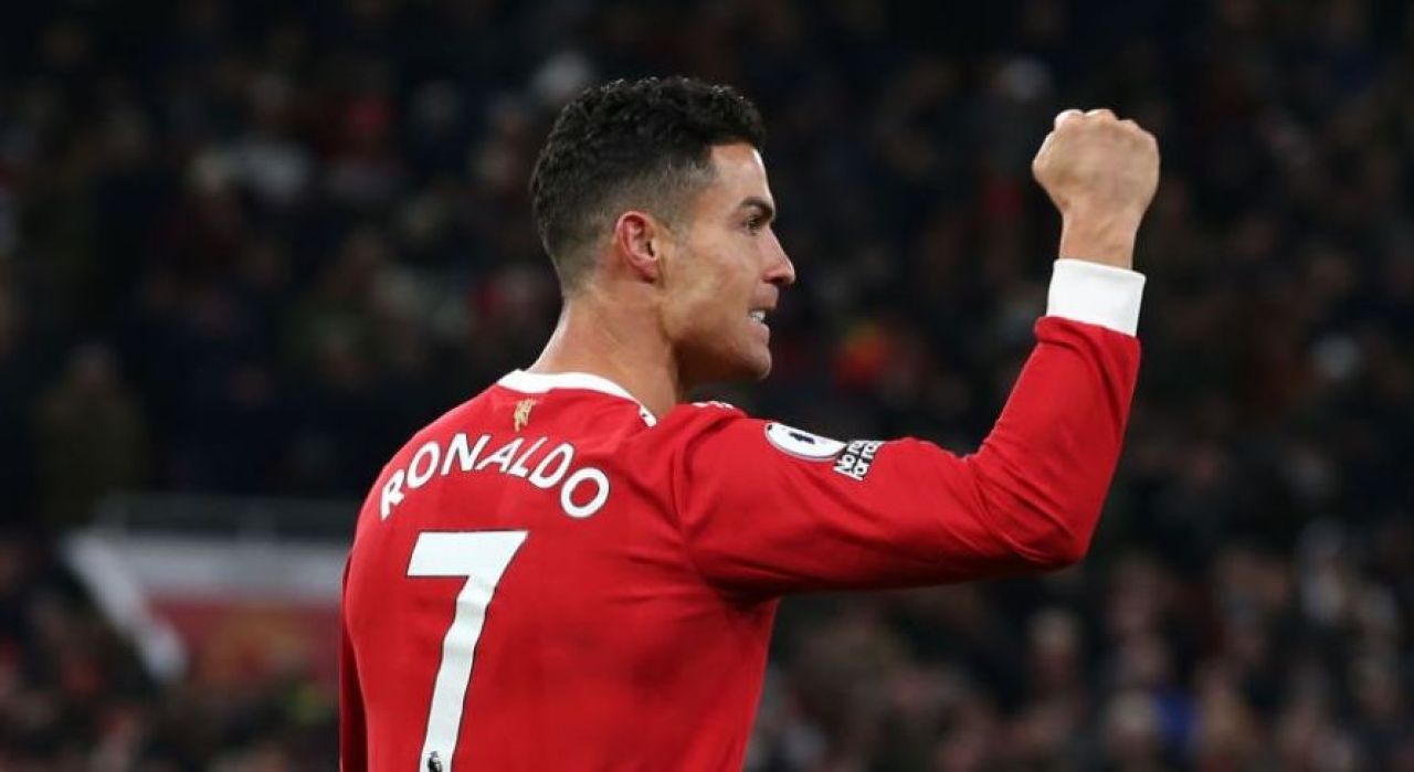 Replica lui Cristiano Ronaldo pentru France Football! A depășit borna de 800 de goluri în carieră în meciul cu Arsenal_4