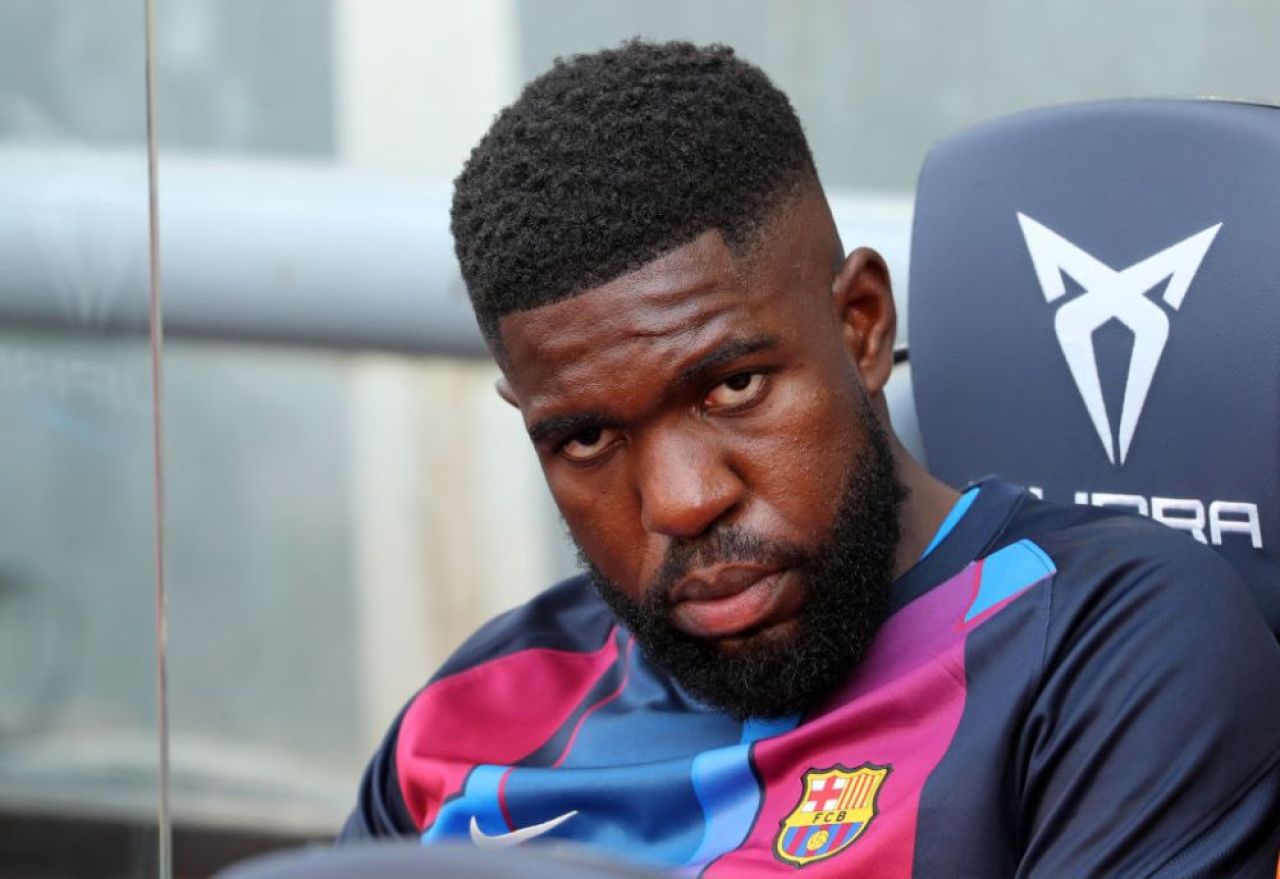 „Știi ce înseamnă cuvântul respect?” Moment tensionat între fanii Barcelonei și renegatul Umtiti_1