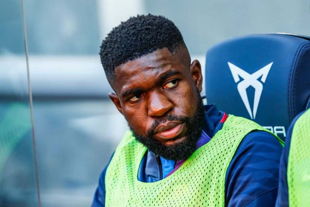 „Știi ce înseamnă cuvântul respect?” Moment tensionat între fanii Barcelonei și renegatul Umtiti_3