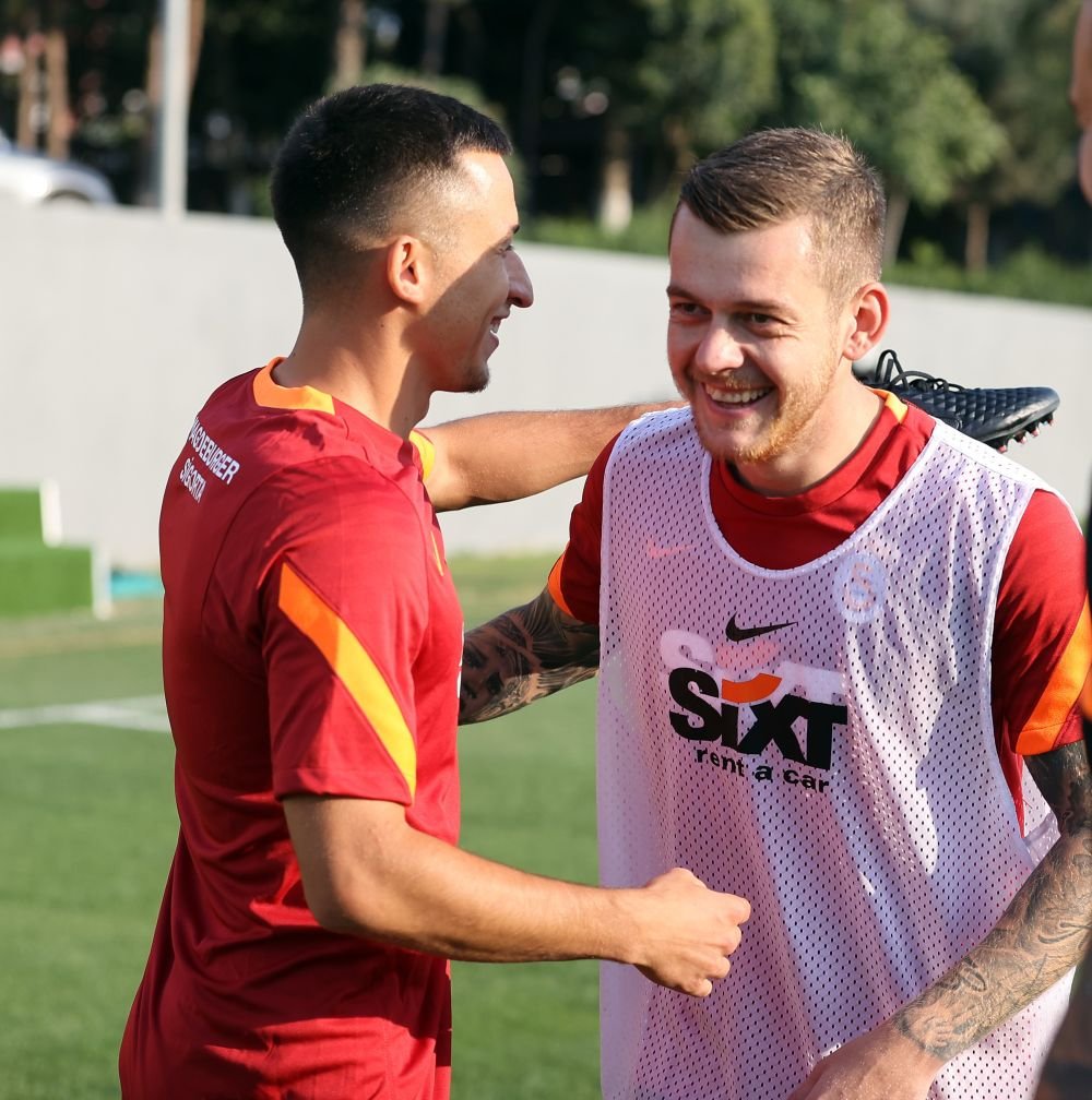 Moruțan și Cicâldău, alături de Messi, Ronaldo și Lewandowski! Topul de 'popularitate' în care apar românii _2
