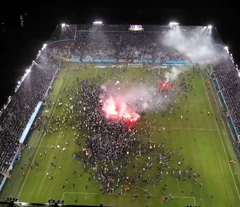 Imaginile care au făcut înconjurul lumii cu suporterii lui Malmo: e incredibil cum au sărbătorit succesul în campionat _2