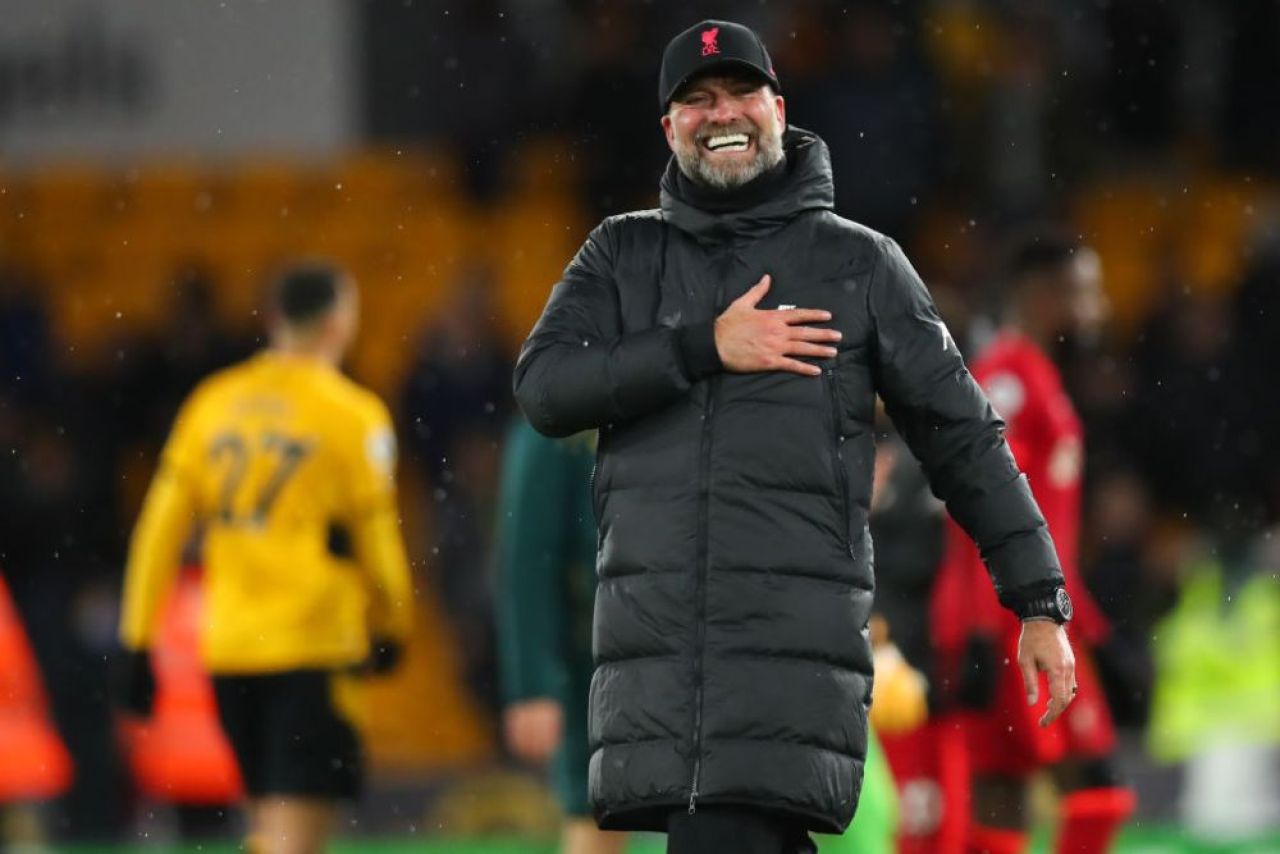 Reacție virală a lui Klopp după ce panoul din spatele lui a căzut în timp ce se afla în direct! Ce a zis antrenorul _1