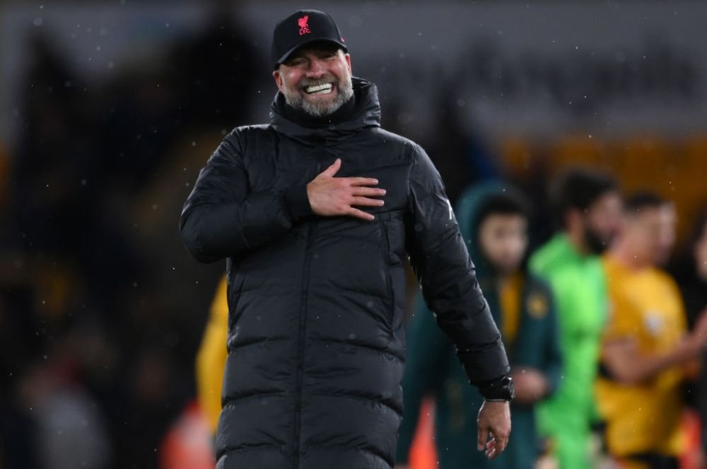 Reacție virală a lui Klopp după ce panoul din spatele lui a căzut în timp ce se afla în direct! Ce a zis antrenorul _3