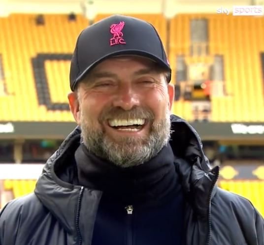 Reacție virală a lui Klopp după ce panoul din spatele lui a căzut în timp ce se afla în direct! Ce a zis antrenorul _6
