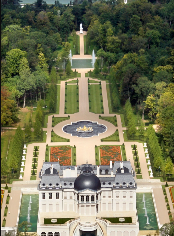 Palatul lui Gigi Becali, minuscul față de castelul patronului de la Newcastle! Imagini cu cea mai scumpă construcție din lume_5