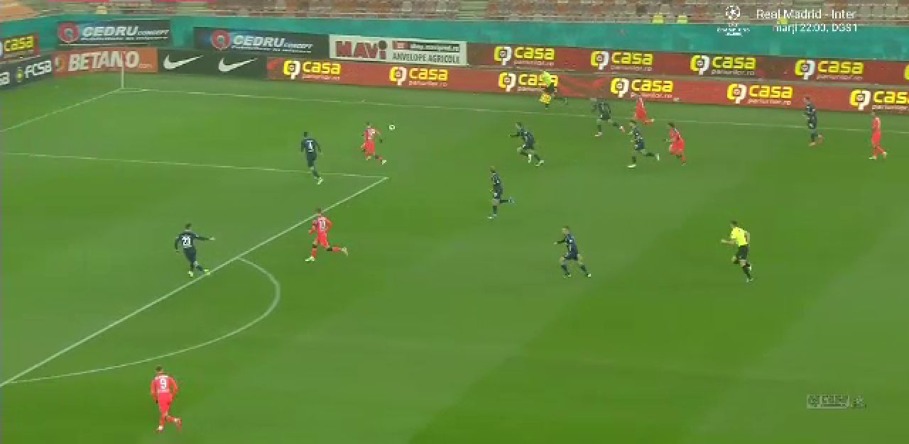 FCSB - UTA Arad 2-1 | Roș-albaștrii câștigă cu ajutorul a două penalty-uri suspecte _3
