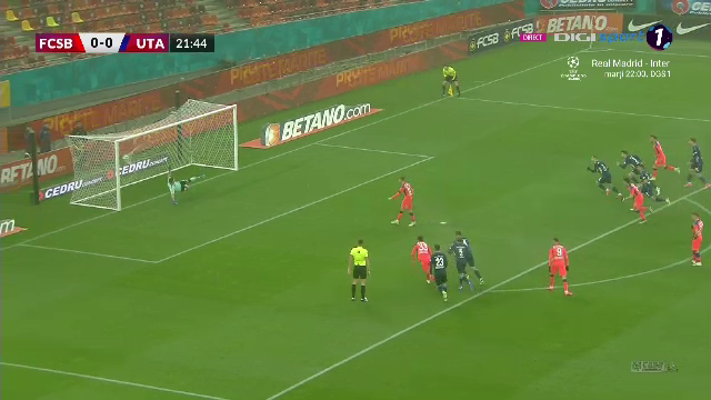 FCSB - UTA Arad 2-1 | Roș-albaștrii câștigă cu ajutorul a două penalty-uri suspecte _7