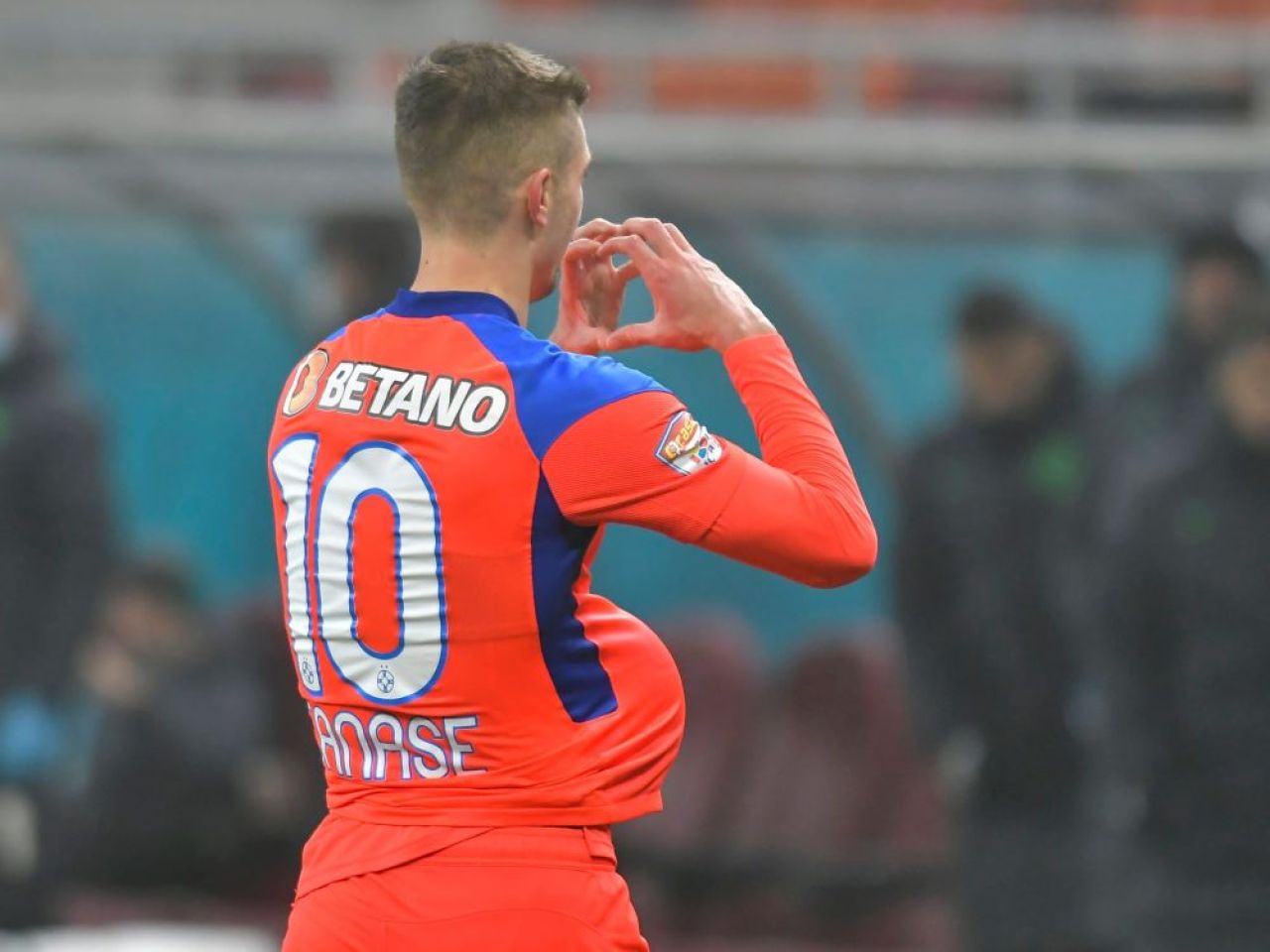 „Sunt discuții pentru un transfer acolo!” Tănase, noi detalii despre viitorul său după victoria cu UTA! Căpitanul FCSB, gata să lucreze din nou cu Iordănescu Jr._6