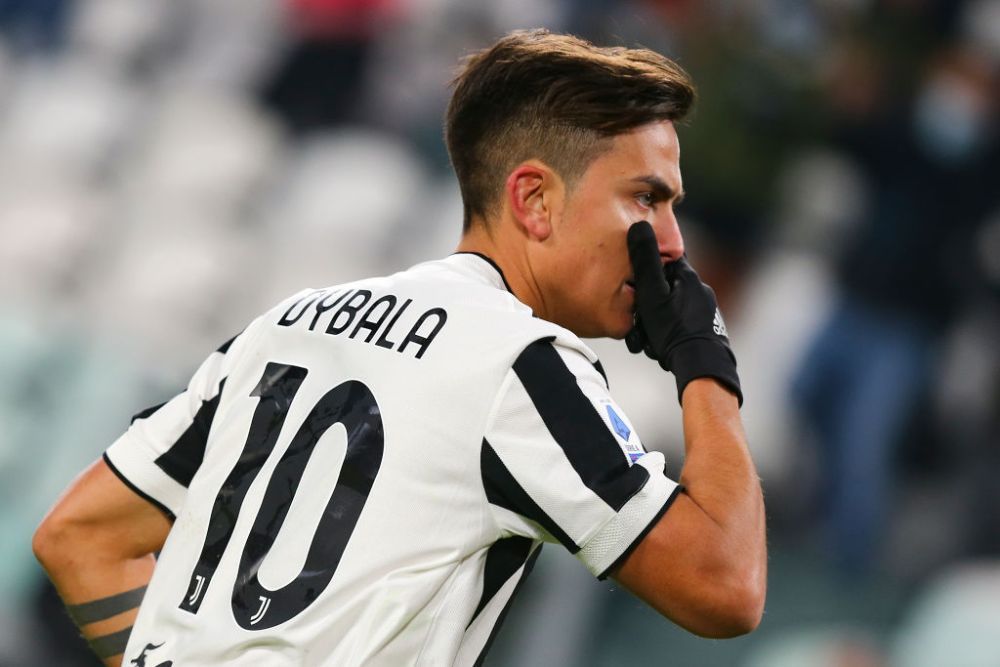 Sunt imaginile momentului! S-a costumat în arbitru și a încercat să pătrundă pe teren în timpul meciului Juventus - Genoa_4