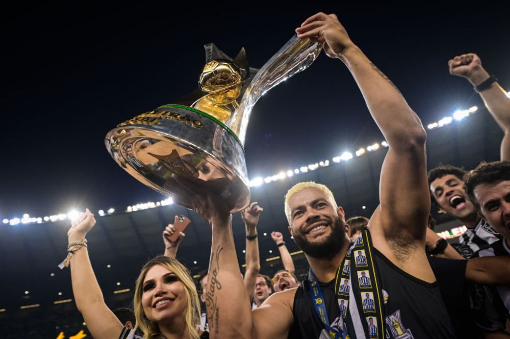 Situație fără precedent în Brazilia! Fanii lui Atletico Mineiro au stat la coadă în ploaie pentru tatuaje gratis _5