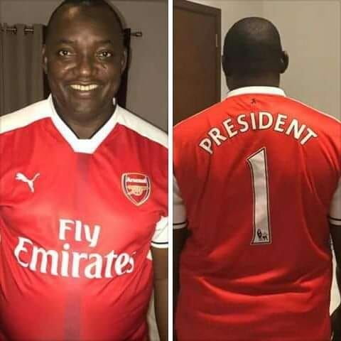 Fanul lui Arsenal care din agent de pază &icirc;n Londra a devenit președintele țării. E bigam și a trecut printr-o tragedie