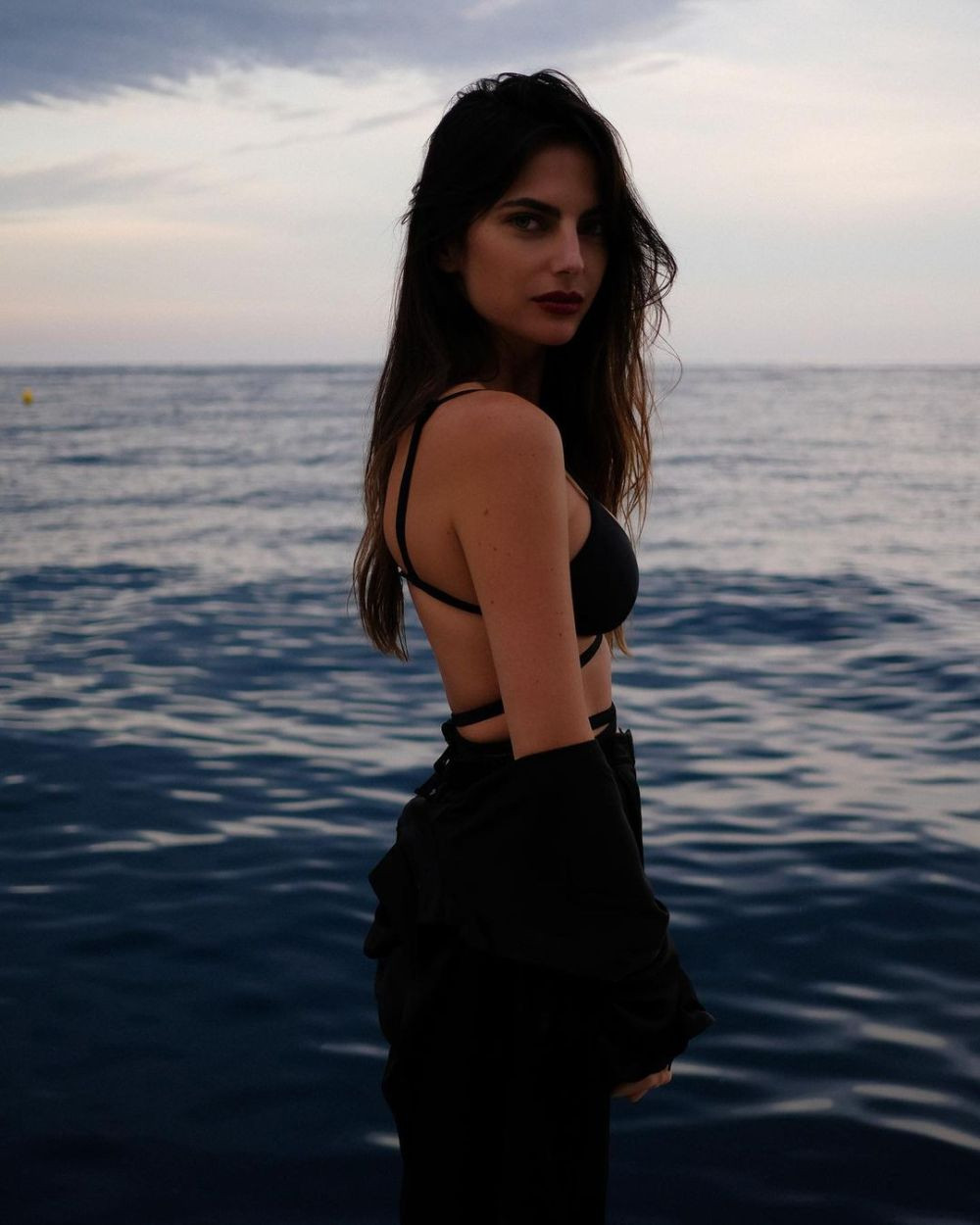 A zburat 11 ore cu avionul privat pentru iubita sa. Gestul romantic al lui Verstappen înaintea cursei pentru titlul mondial_8