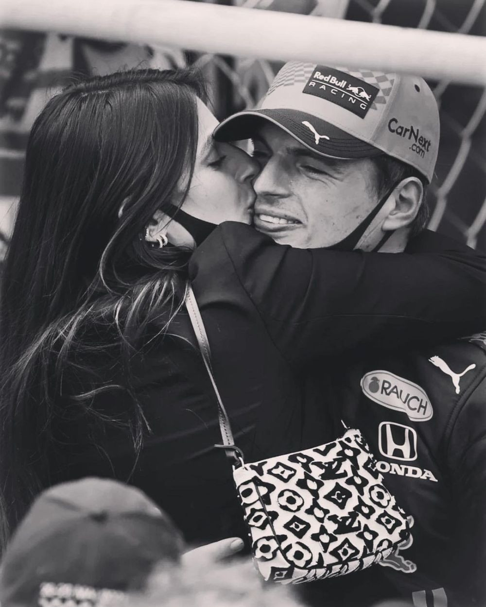 A zburat 11 ore cu avionul privat pentru iubita sa. Gestul romantic al lui Verstappen înaintea cursei pentru titlul mondial_17