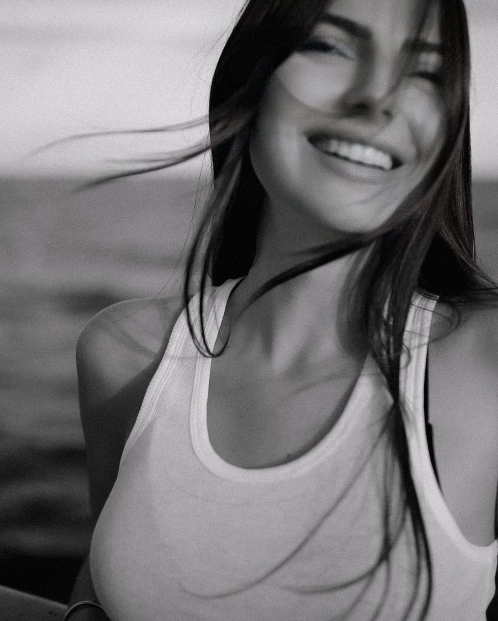 A zburat 11 ore cu avionul privat pentru iubita sa. Gestul romantic al lui Verstappen înaintea cursei pentru titlul mondial_43