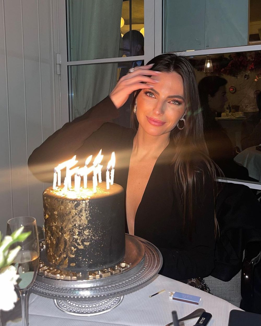 A zburat 11 ore cu avionul privat pentru iubita sa. Gestul romantic al lui Verstappen înaintea cursei pentru titlul mondial_63