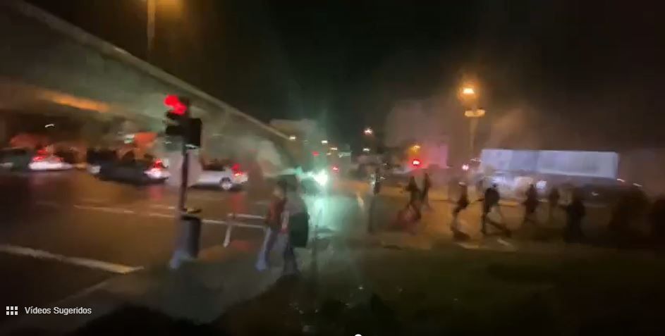 Zeci de suporteri ai lui Dinamo Kiev, arestați după incidentele de proporții de la Lisabona_5