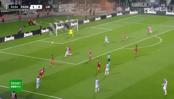 Minutul 56: GOOOL PAOK! Schwab duce scorul la 2-0 pentru echipa lui Răzvan Lucescu.