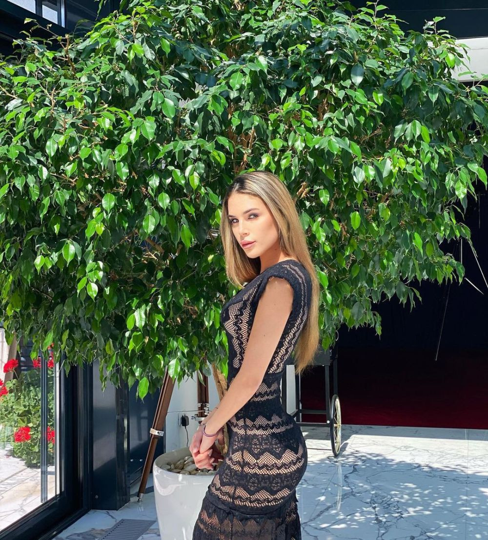 Fiica lui Ion Țiriac, de o frumusețe răpitoare. Ioana are un fizic de model și este comparată cu celebra Megan Fox&nbsp;