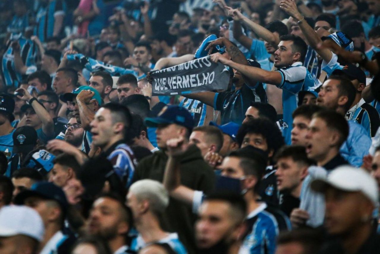 Imaginile momentului! Fanii lui Gremio, în lacrimi după ce echipa lor a retrogradat pentru a treia oară în istorie_2