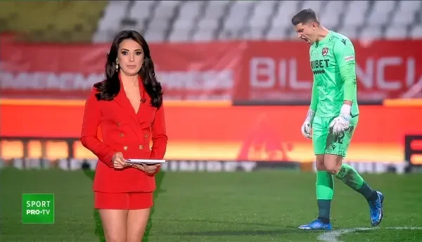 &bdquo;De unde p&acirc;nă unde decid jucătorii?!&rdquo; Reacție dură a fostului antrenor de la Dinamo: &bdquo;Poftiți afară!&rdquo;