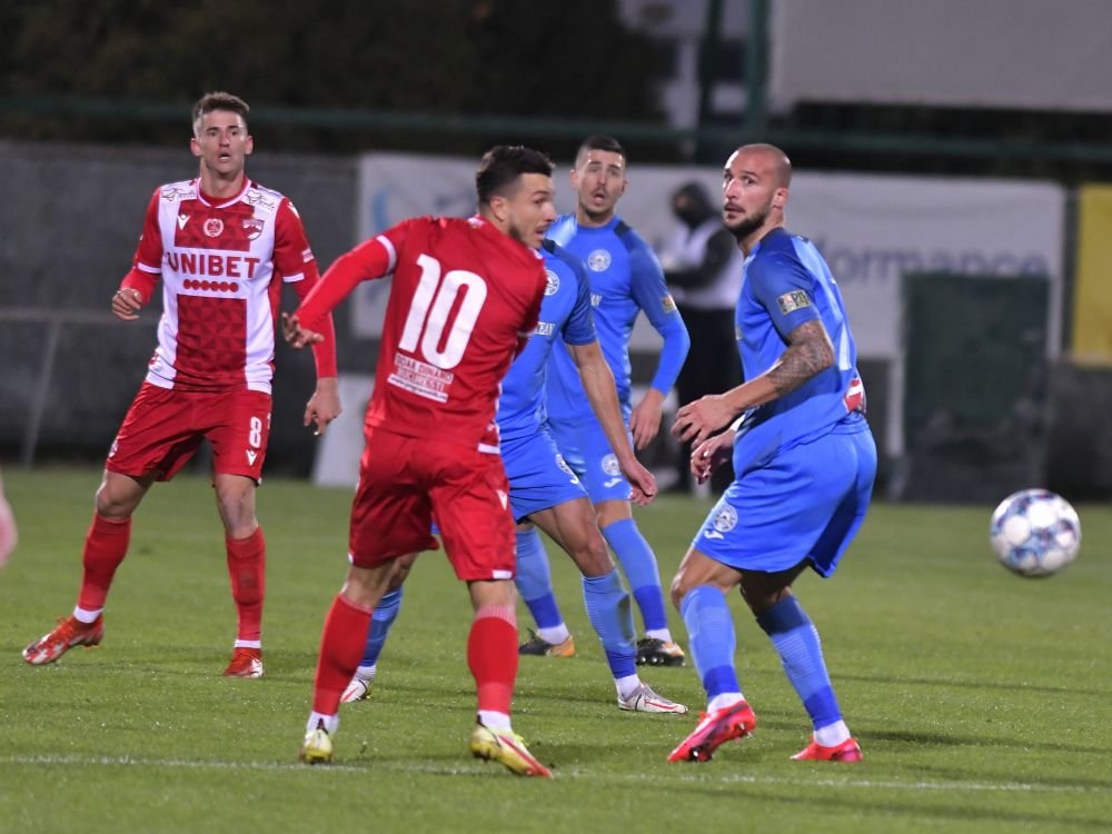 „De unde până unde decid jucătorii?!” Reacție dură a fostului antrenor de la Dinamo: „Poftiți afară!”_3