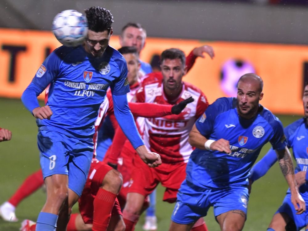„De unde până unde decid jucătorii?!” Reacție dură a fostului antrenor de la Dinamo: „Poftiți afară!”_9