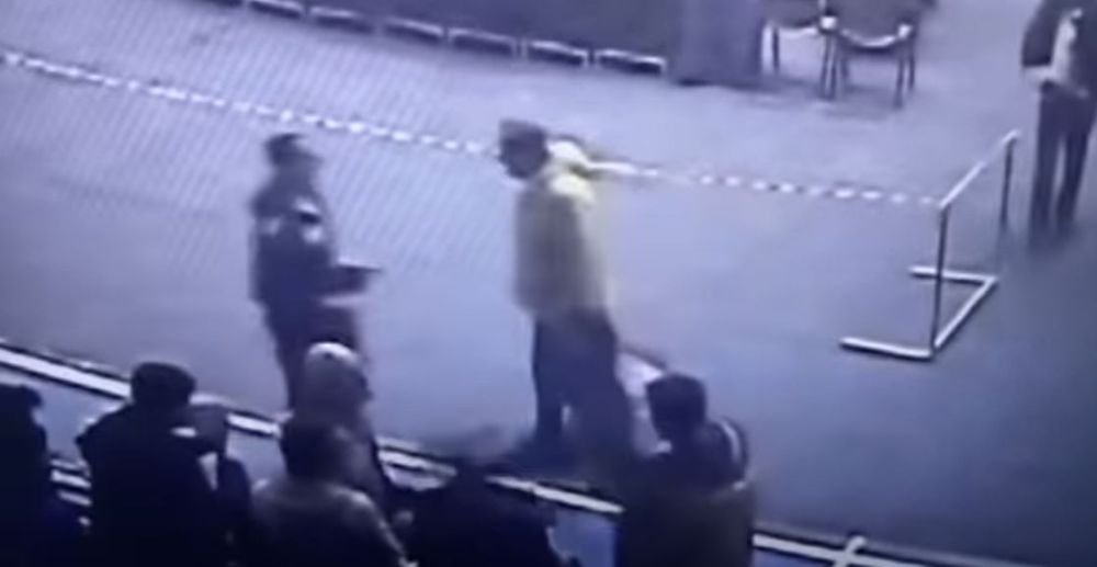 Răspunsul boxerului bătut, după ce antrenorul agresor a oferit varianta sa: „Nu e așa cum susține!” Ce apare pe camere_5