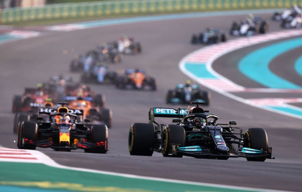 Max Verstappen este campion mondial în F1! L-a depășit pe Hamilton în ultimul tur la Abu Dhabi_2