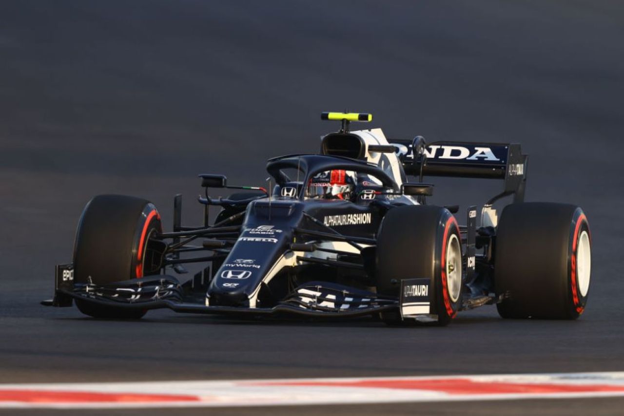 Max Verstappen este campion mondial în F1! L-a depășit pe Hamilton în ultimul tur la Abu Dhabi_4