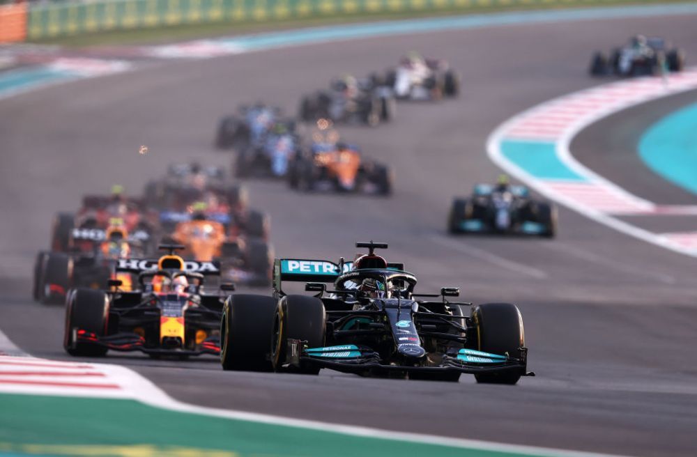 Max Verstappen este campion mondial în F1! L-a depășit pe Hamilton în ultimul tur la Abu Dhabi_7
