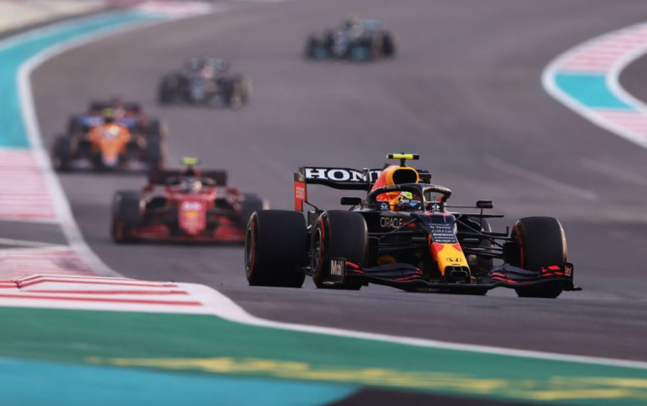 Max Verstappen este campion mondial în F1! L-a depășit pe Hamilton în ultimul tur la Abu Dhabi_8