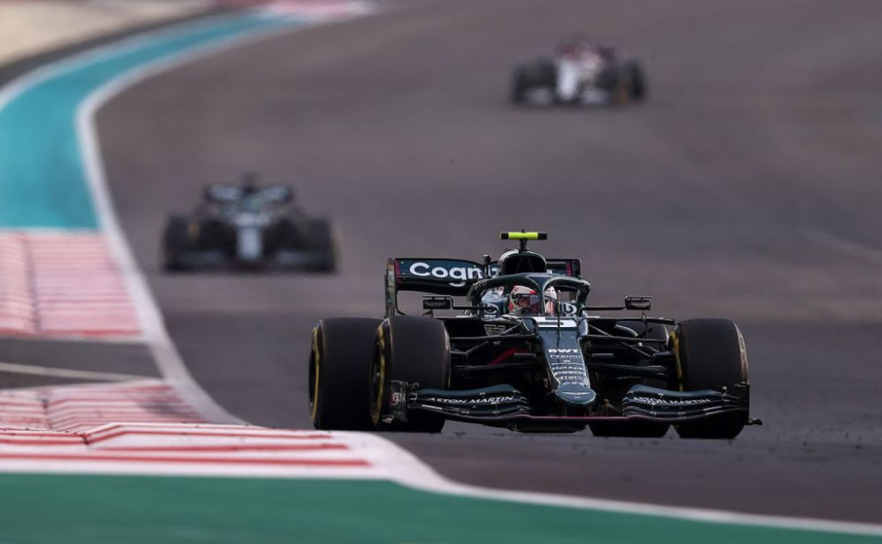Max Verstappen este campion mondial în F1! L-a depășit pe Hamilton în ultimul tur la Abu Dhabi_11