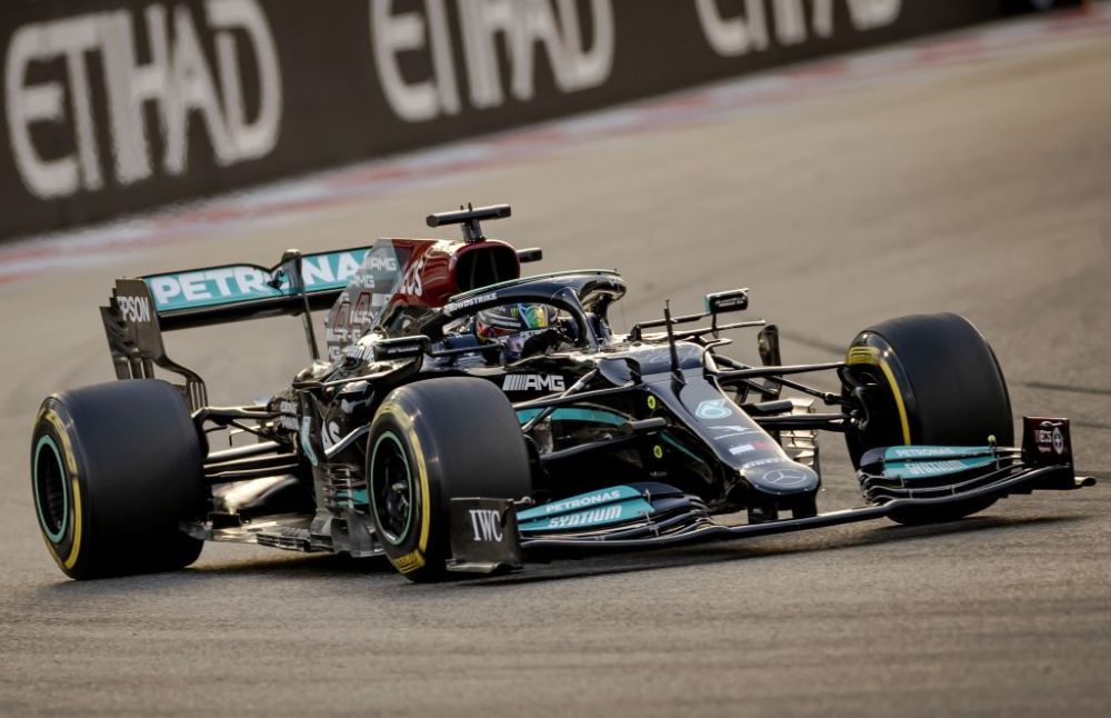 Max Verstappen este campion mondial în F1! L-a depășit pe Hamilton în ultimul tur la Abu Dhabi_12