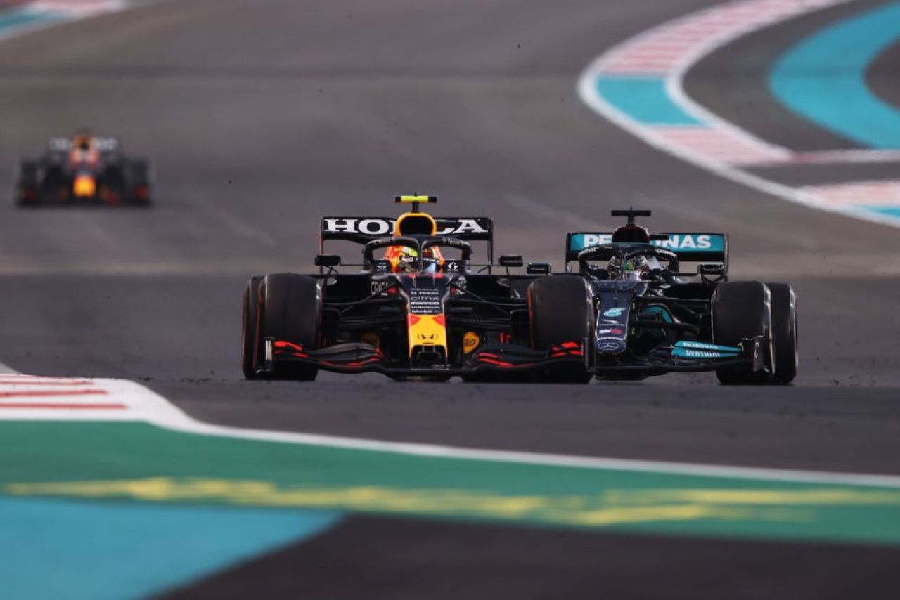 Max Verstappen este campion mondial în F1! L-a depășit pe Hamilton în ultimul tur la Abu Dhabi_15