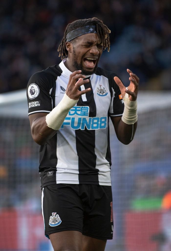 ”Bogații” de la Newcastle visează la Champions League, dar bate vântul retrogradării_5