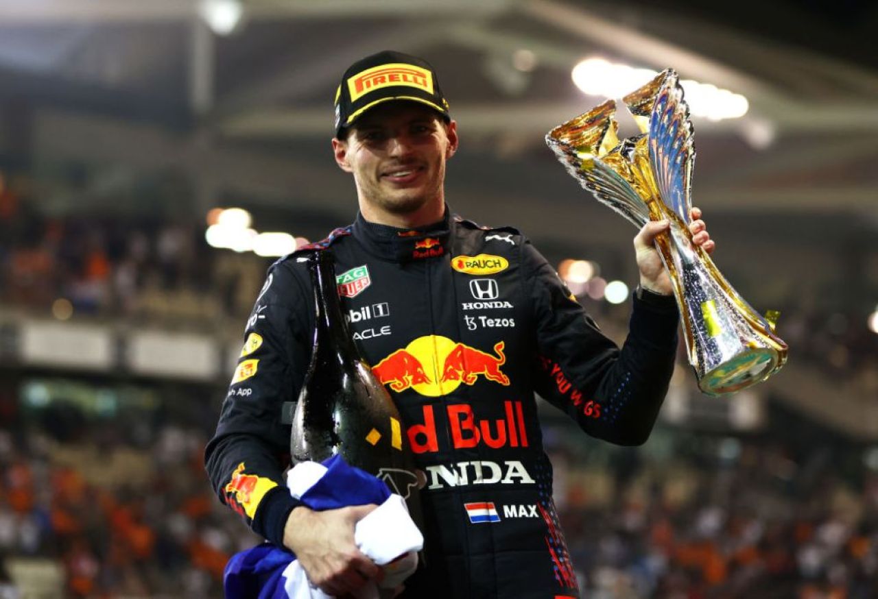 După muncă și răsplată! Max Verstappen va avea un salariu uriaș în 2022, după ce a câștigat titlul mondial în Formula 1 _4