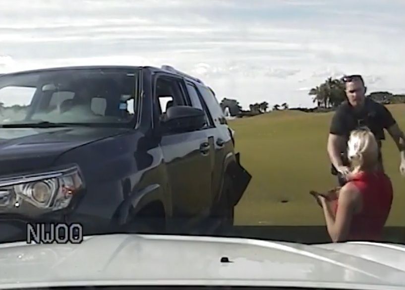 A fost urmărită de poliție pe terenul de golf! O pensionară din SUA a oferit imaginile săptămânii _4
