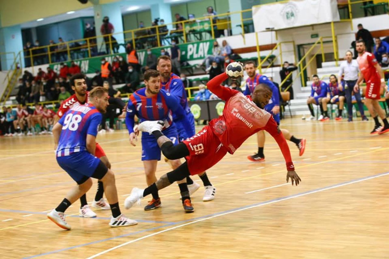 Dinamo a desființat-o pe Steaua în derbiul handbalului românesc. Victorie la scor obținută de „dulăi”_6