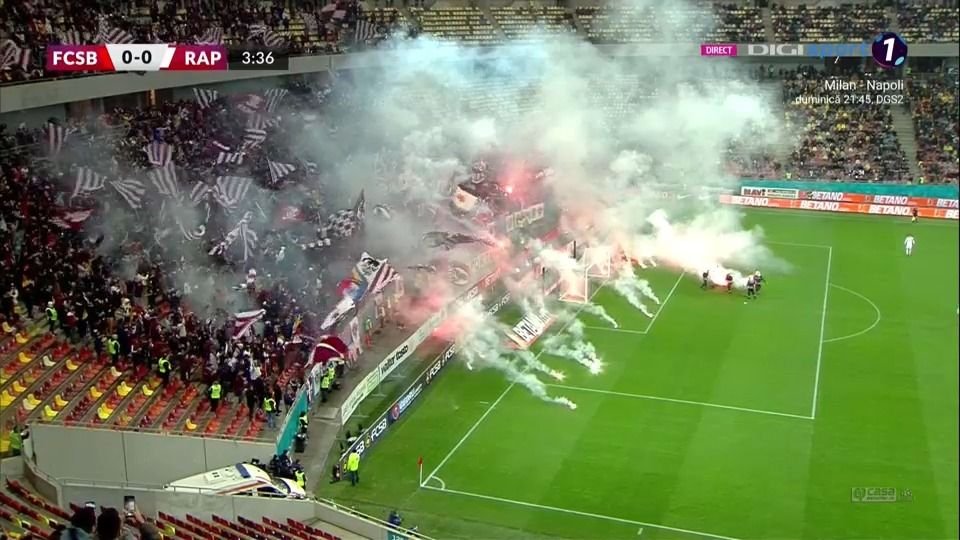 Au dat foc „Arenei Naționale!” FCSB-Rapid, oprit de fanii care au aruncat torțe pe gazon. „Roș-albaștrii”, mesaj pentru Becali_6