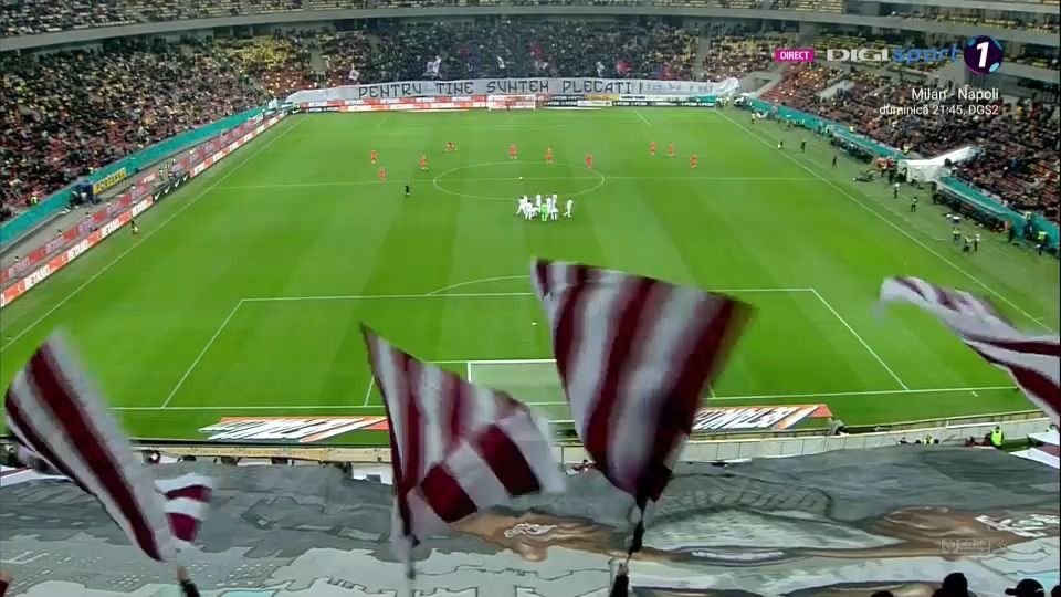 Au dat foc „Arenei Naționale!” FCSB-Rapid, oprit de fanii care au aruncat torțe pe gazon. „Roș-albaștrii”, mesaj pentru Becali_7