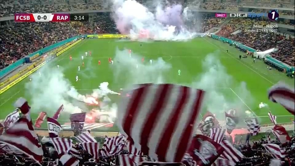 Au dat foc „Arenei Naționale!” FCSB-Rapid, oprit de fanii care au aruncat torțe pe gazon. „Roș-albaștrii”, mesaj pentru Becali_8